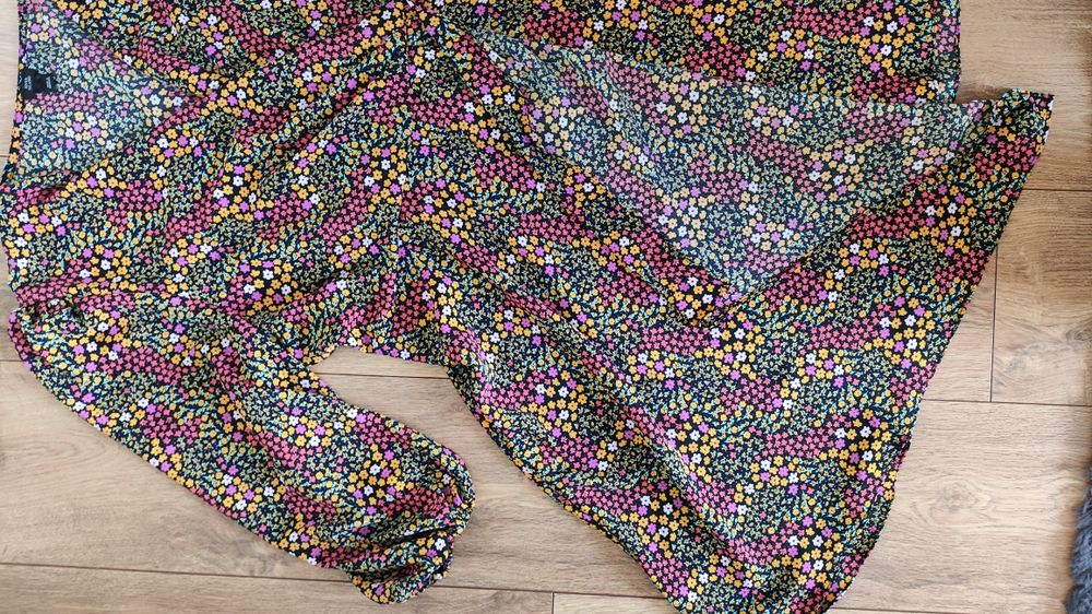 RIVER ISLAND sukienka łączka, bardzo intensywne kolory, na zakladke