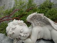 Figurka anioł kamienny -nowy