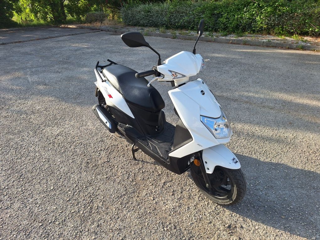 orbit III 50 sym scooter