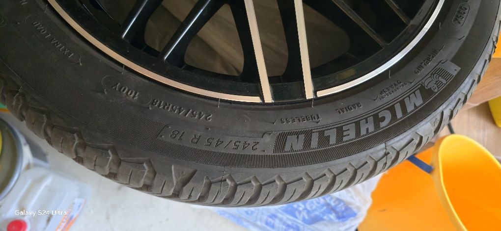 Felgi 18' z oponami Michelin