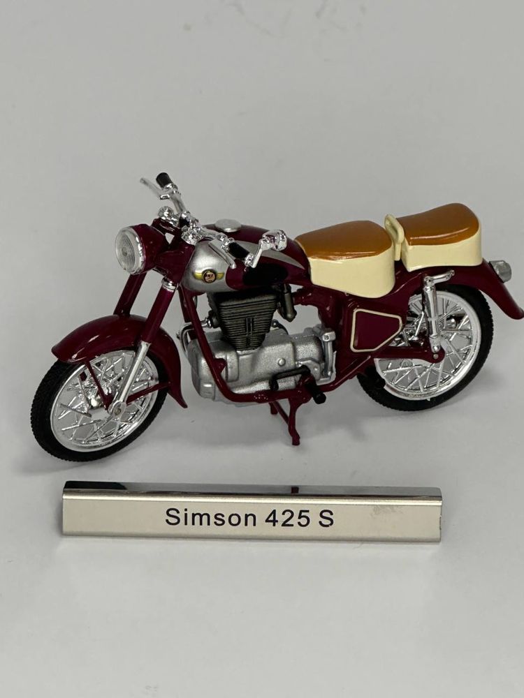 Модельні мотоцикли, колекційні, нові Simpson