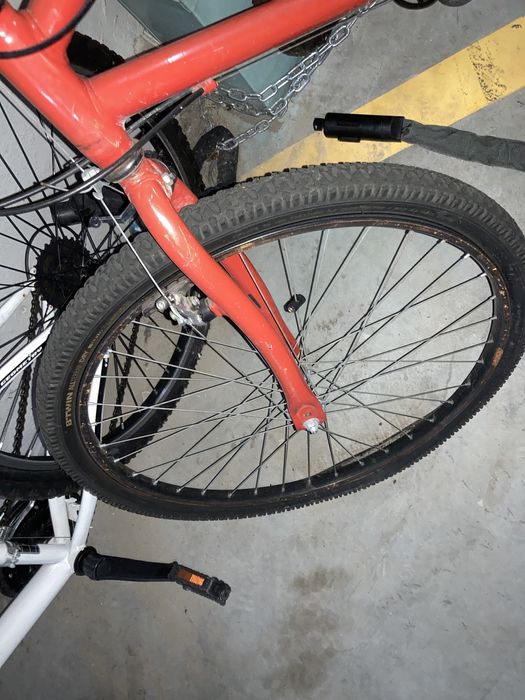 Bicicleta vermelha roda 26