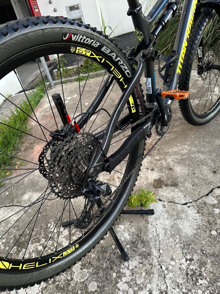 Bicicleta titan racing