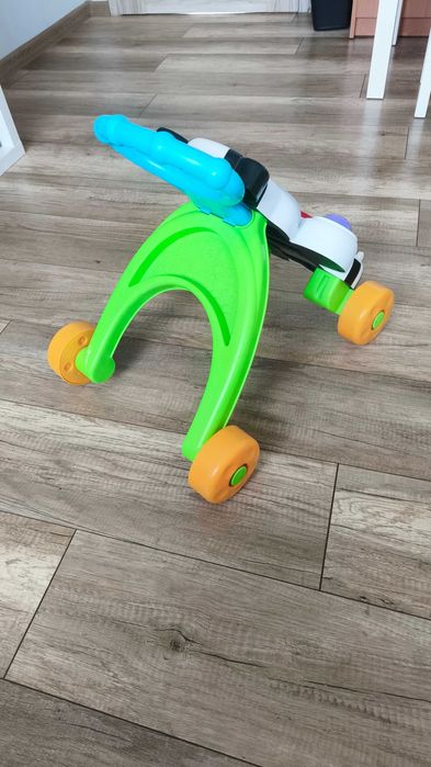 Interaktywny pchacz Zebra Fisher-Price wersja niemiecka chodzik