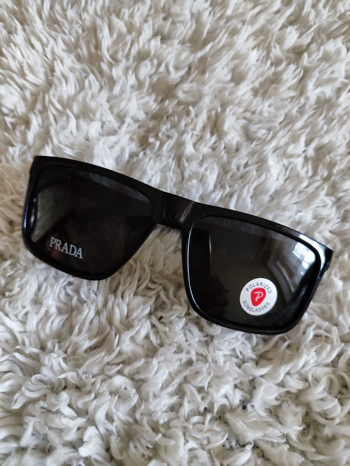 Prada окуляри Італія
