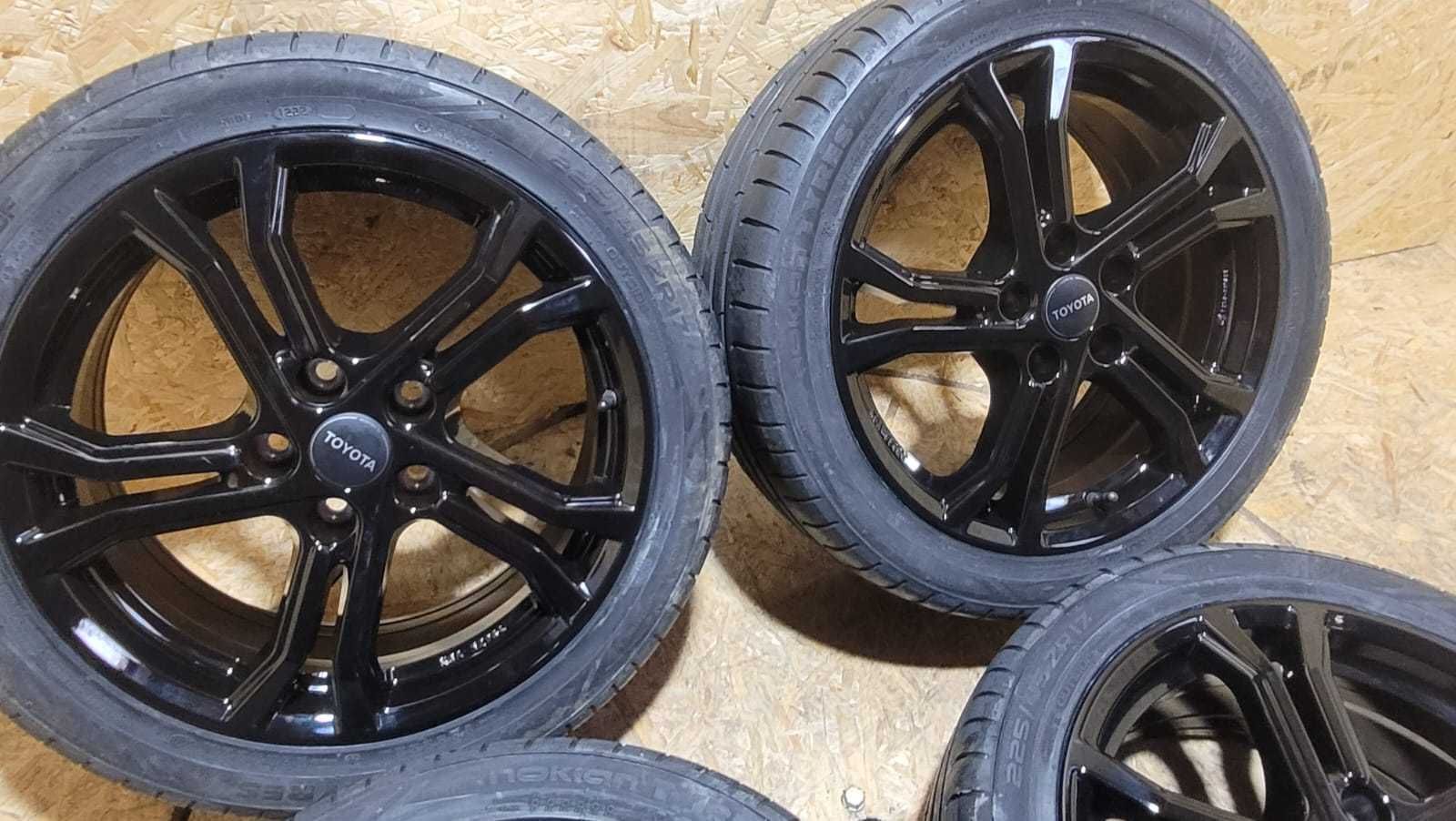 Koła letnie 5x114,3 7,5j 17" 225/45/17 Nokian toyota corolla auris