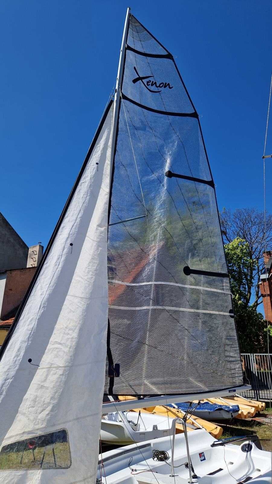 Łódź żaglowa żaglówka Topper Xenon 4,5m + wózek slipowy (2)
