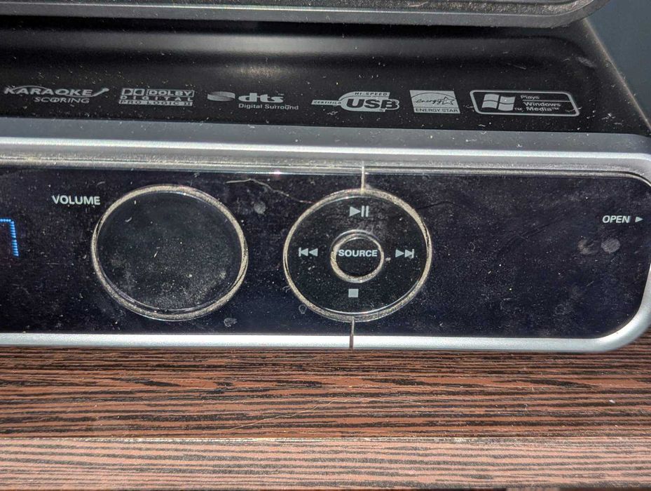 Продаю домашній DVD кінотеатр Philips HTS3568/51