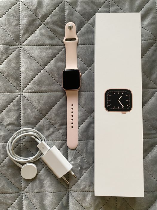 Годинник Apple watch series 5