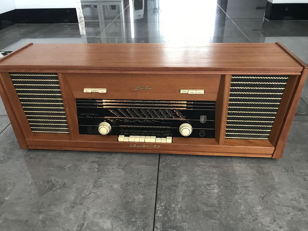 Stereo radio Solvsuper 75.