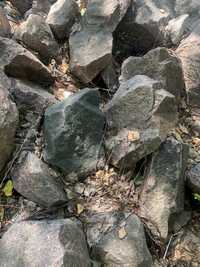 Бут, гранітний камінь