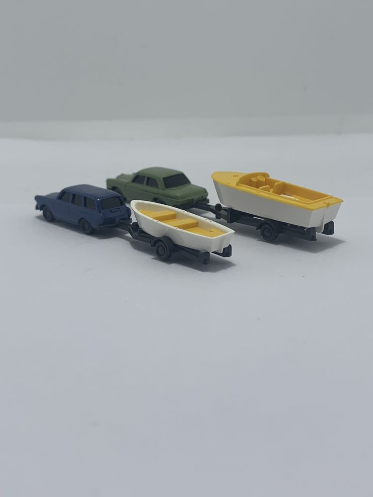 Mercedes e Volkswagen com barcos Wiking 1:160