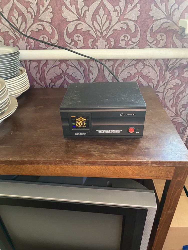 Стабилизатор напряжения Luxeon LDR-500VA