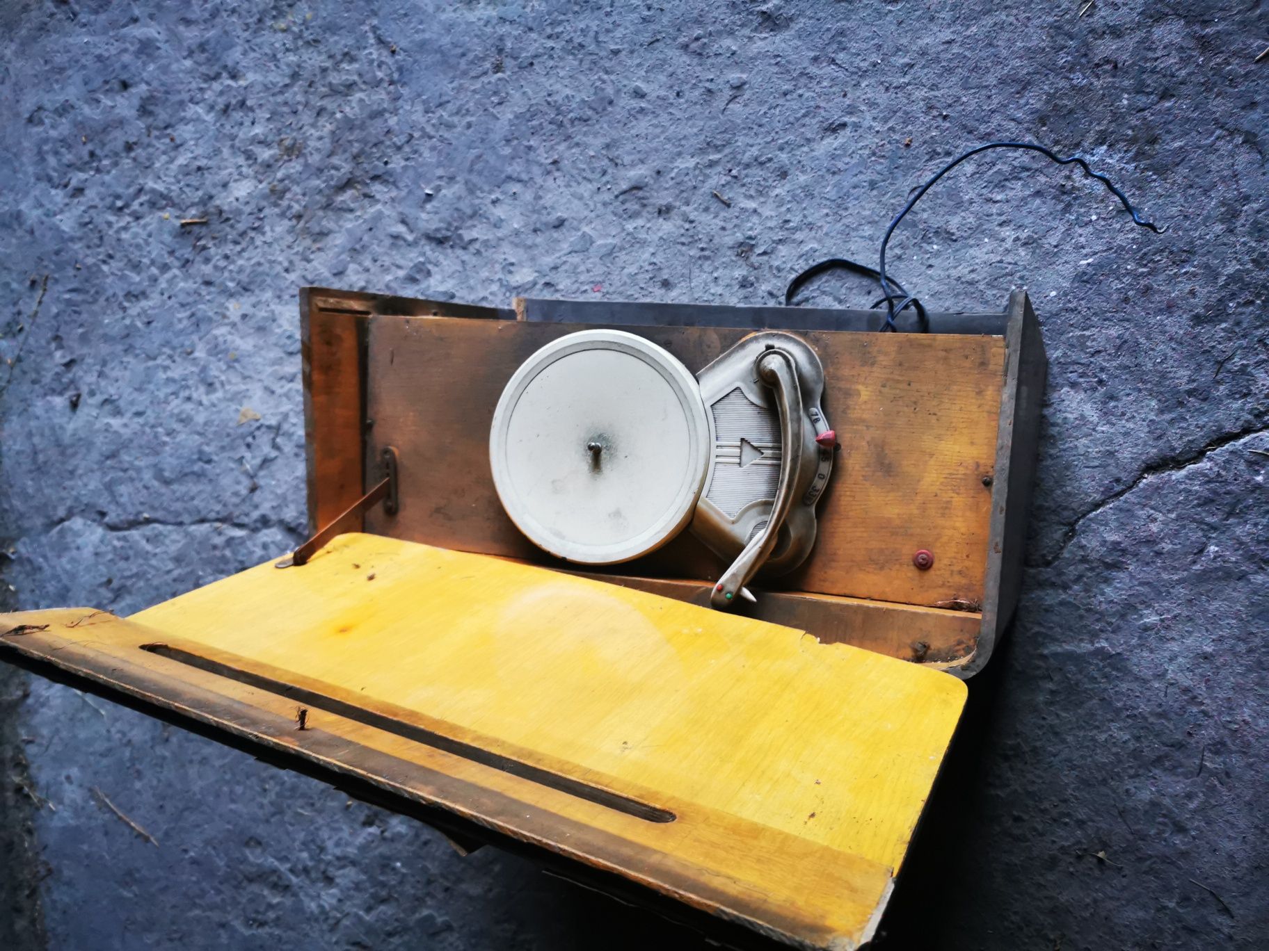 Stare radio z gramofonem