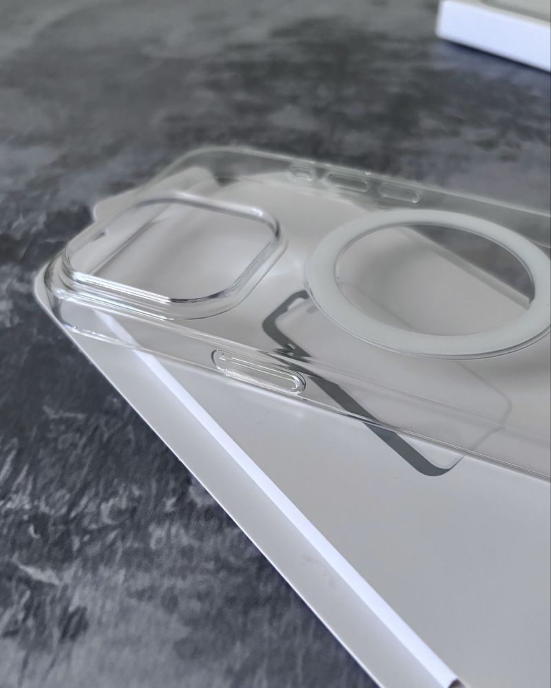 Чехол Clear Case MagSafe + Animation Прозрачный Чехол для Айфона 15