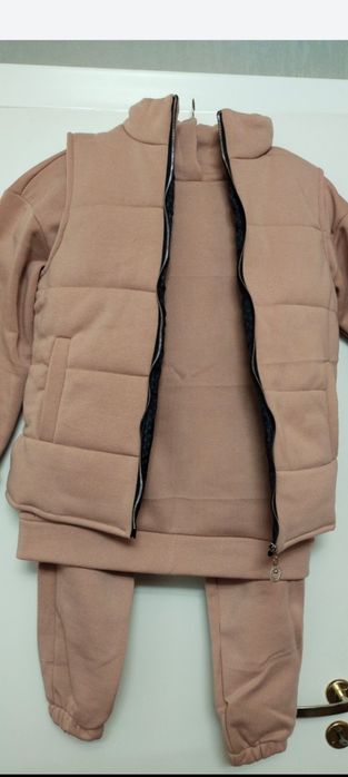 Продам тройку костюм.