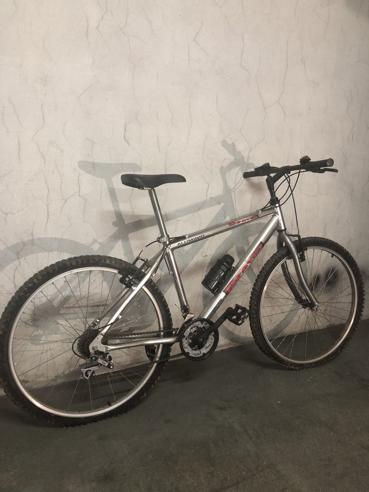 Bicicleta em alumínio