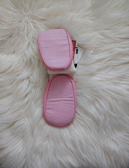 Nowe skarpetokapcie dla dziewczynki Pikachu 23/24