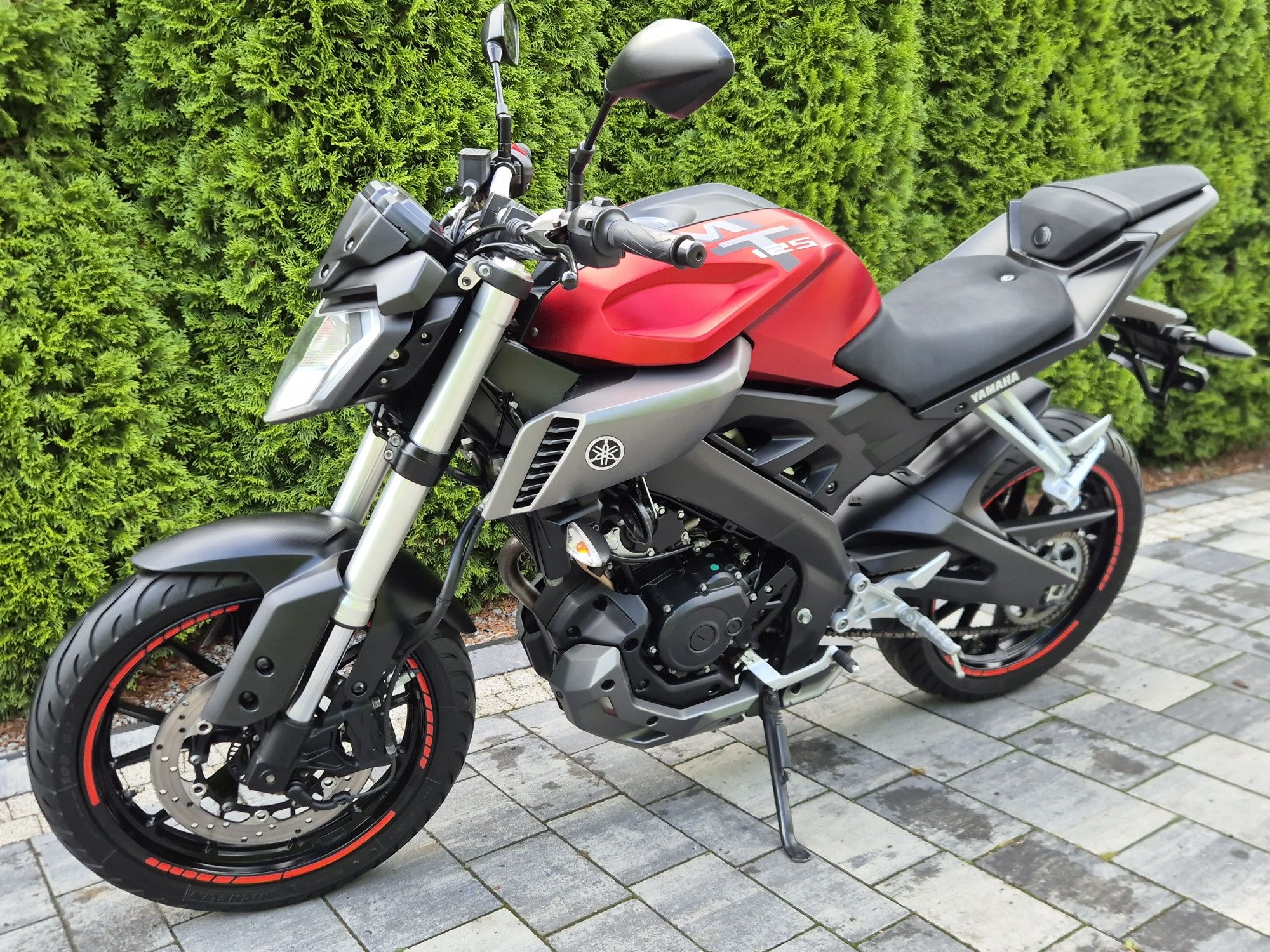 Yamaha MT 125 ABS 2015R ks serwisowa Idealna Kat B a1