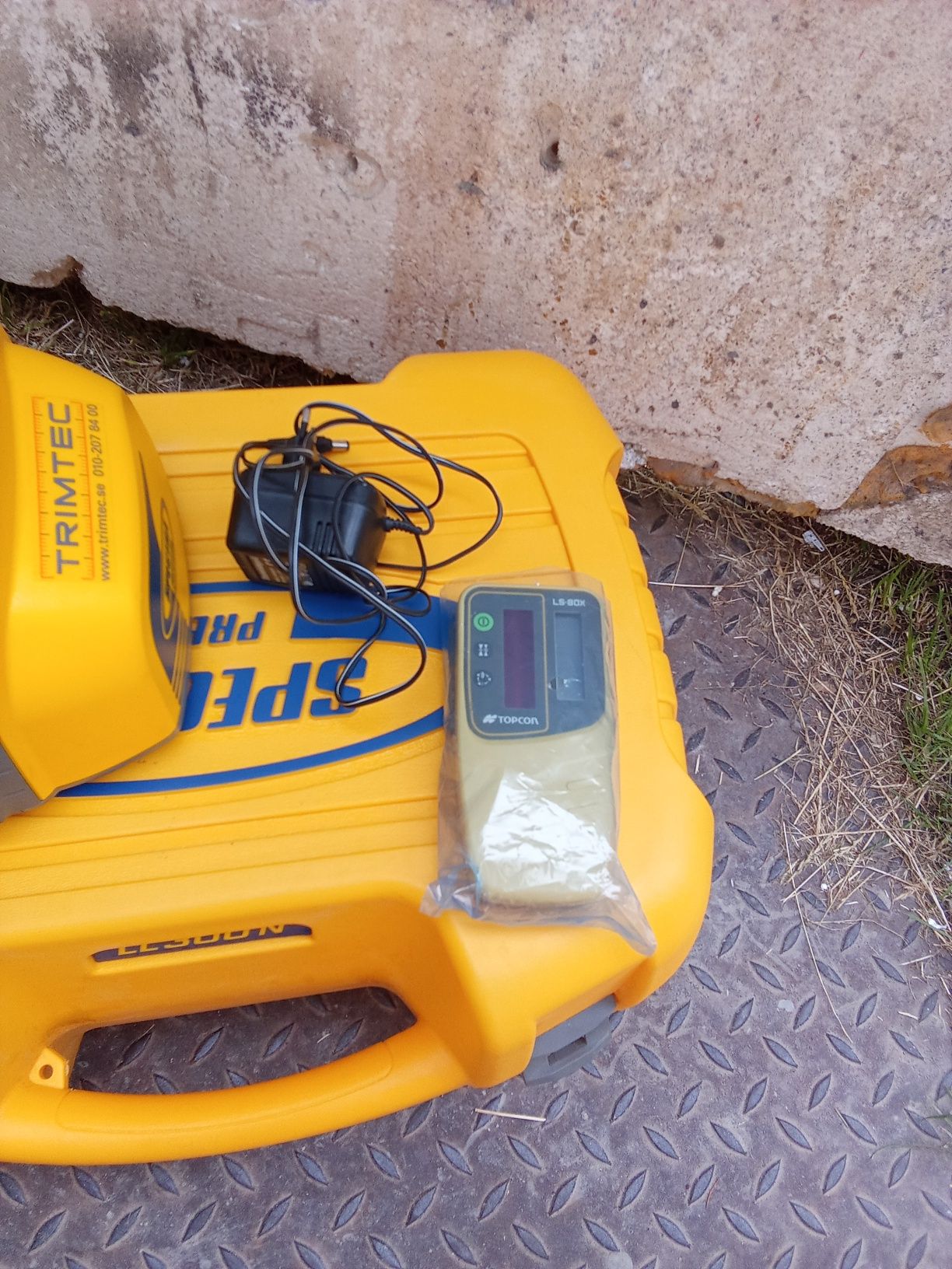 Niwelator Spectra ll300N