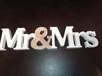 Napis Mr&Mrs biały z złotym &.