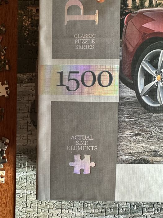 Пазл красная машина