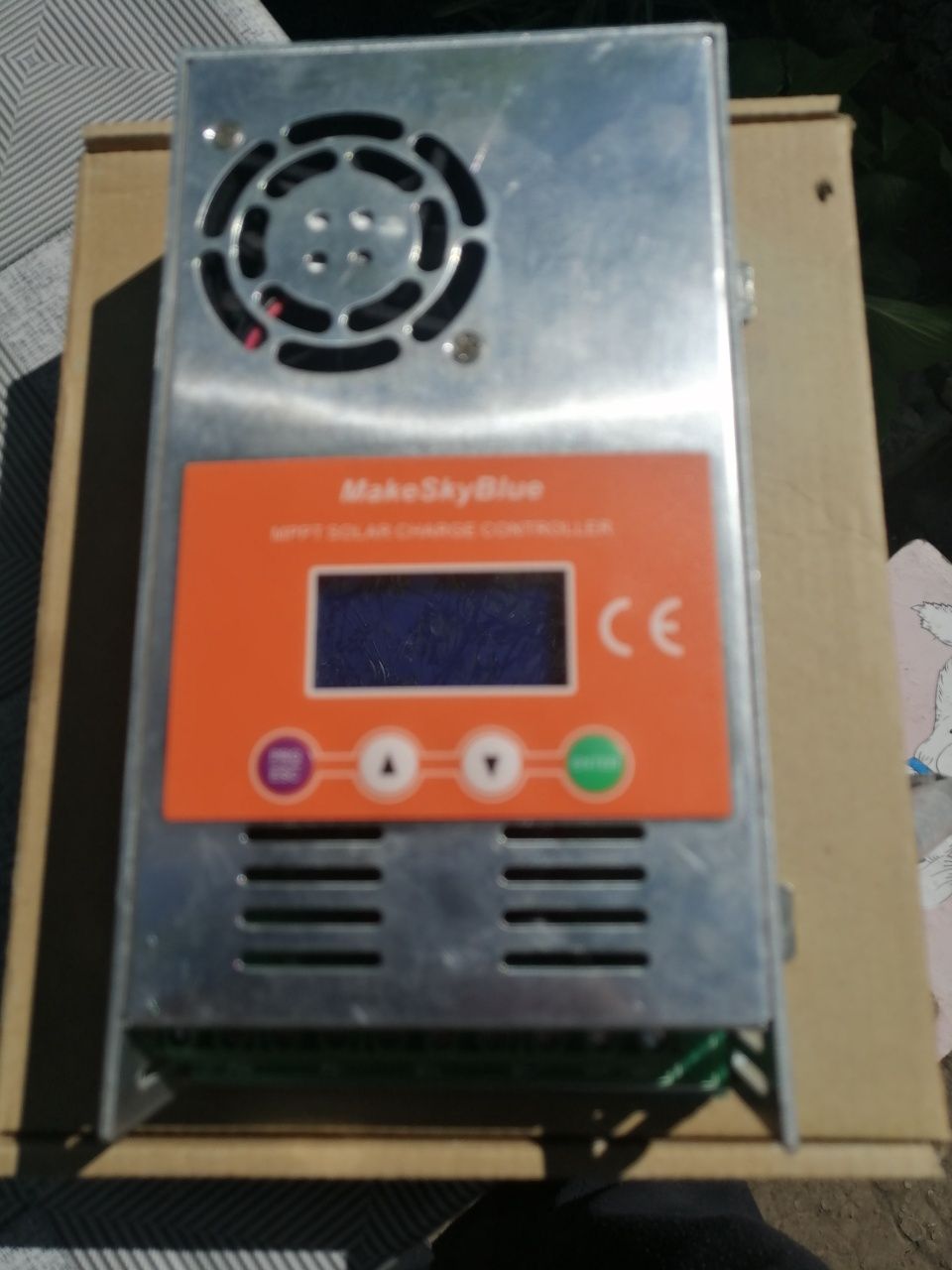 Продам контроллер солнечной зарядки MakeSkyBlue 60Am