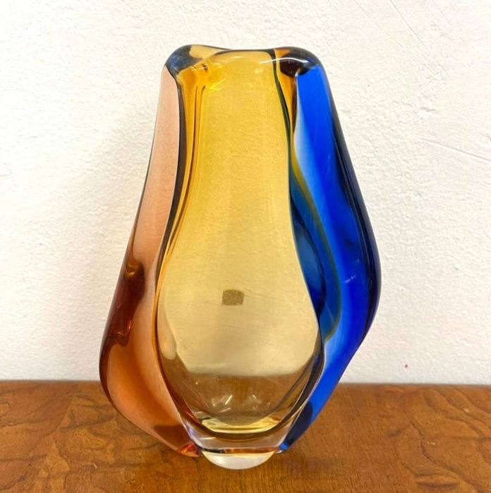 Wazony Hana Machovska  w kolorach żółty, niebieski, różowy