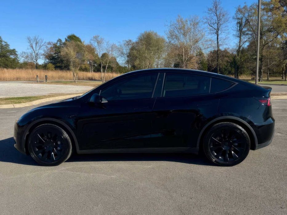 Tesla Model Y Long Range      2023