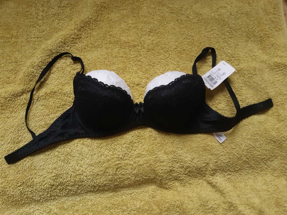 Бюстгальтер Милавица с формованной чашкой.