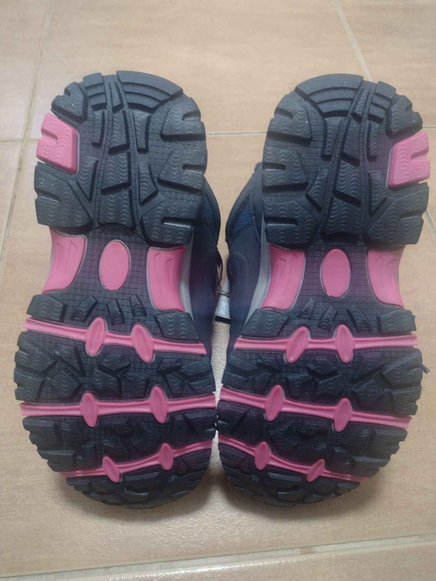 Nowe buty dziewczęce trekkingowe rozm.32 Mountain Warehouse