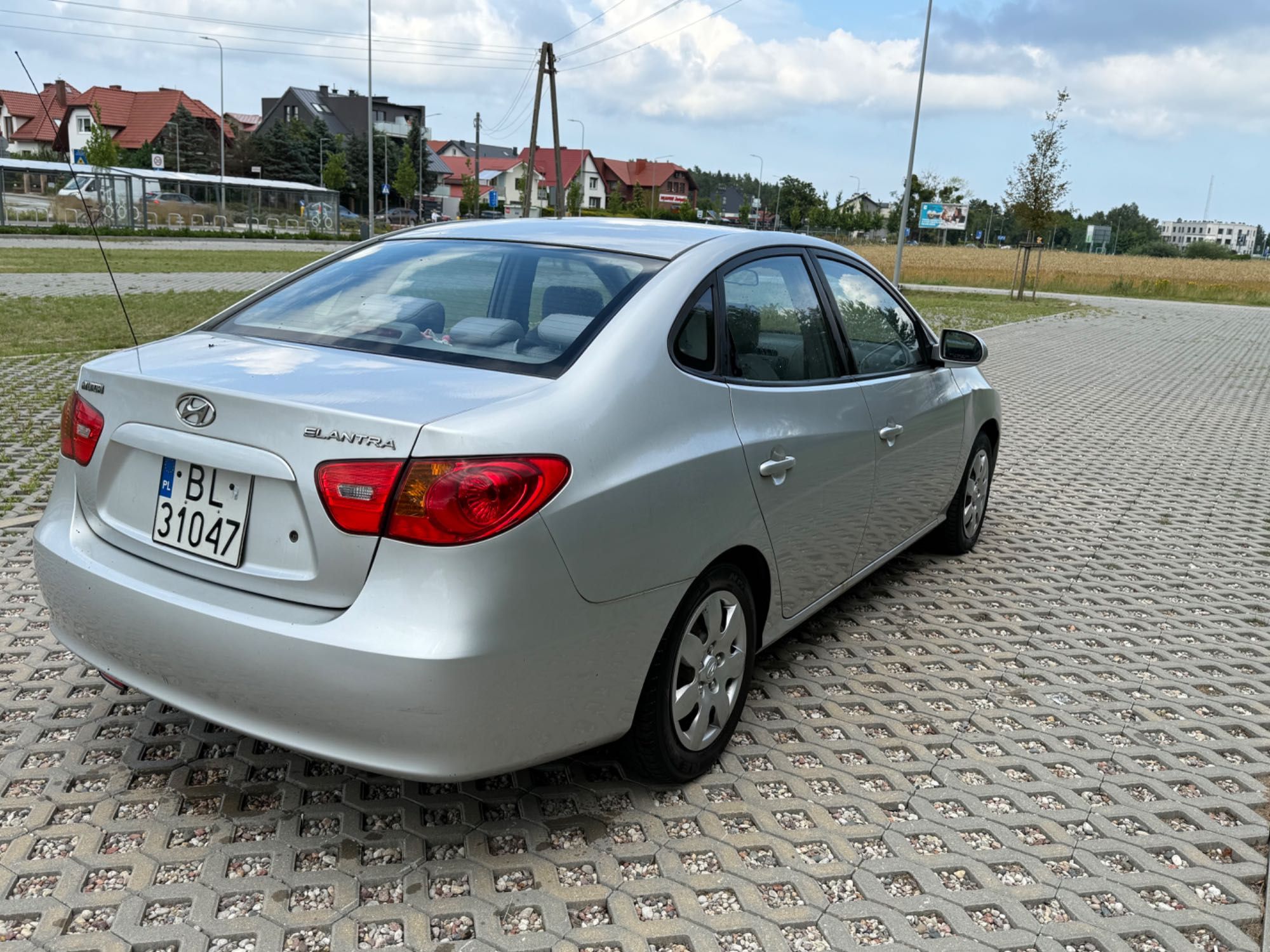 Sprzedam hyundaia elantra gaz automat