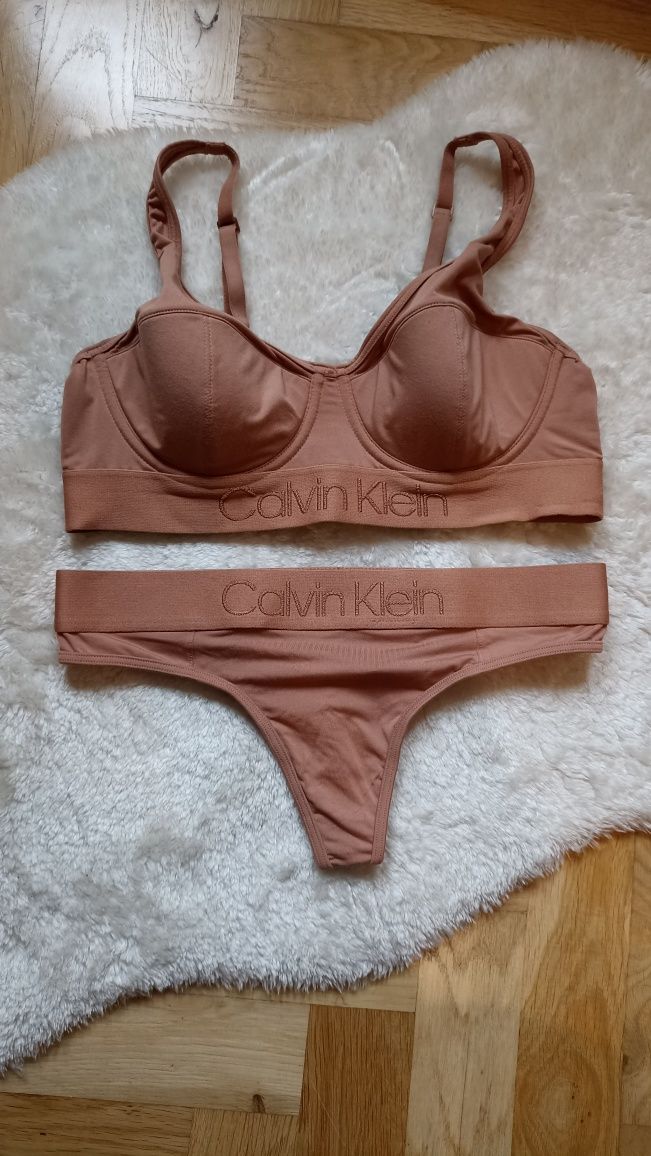 Komplet cielisty Calvin Klein