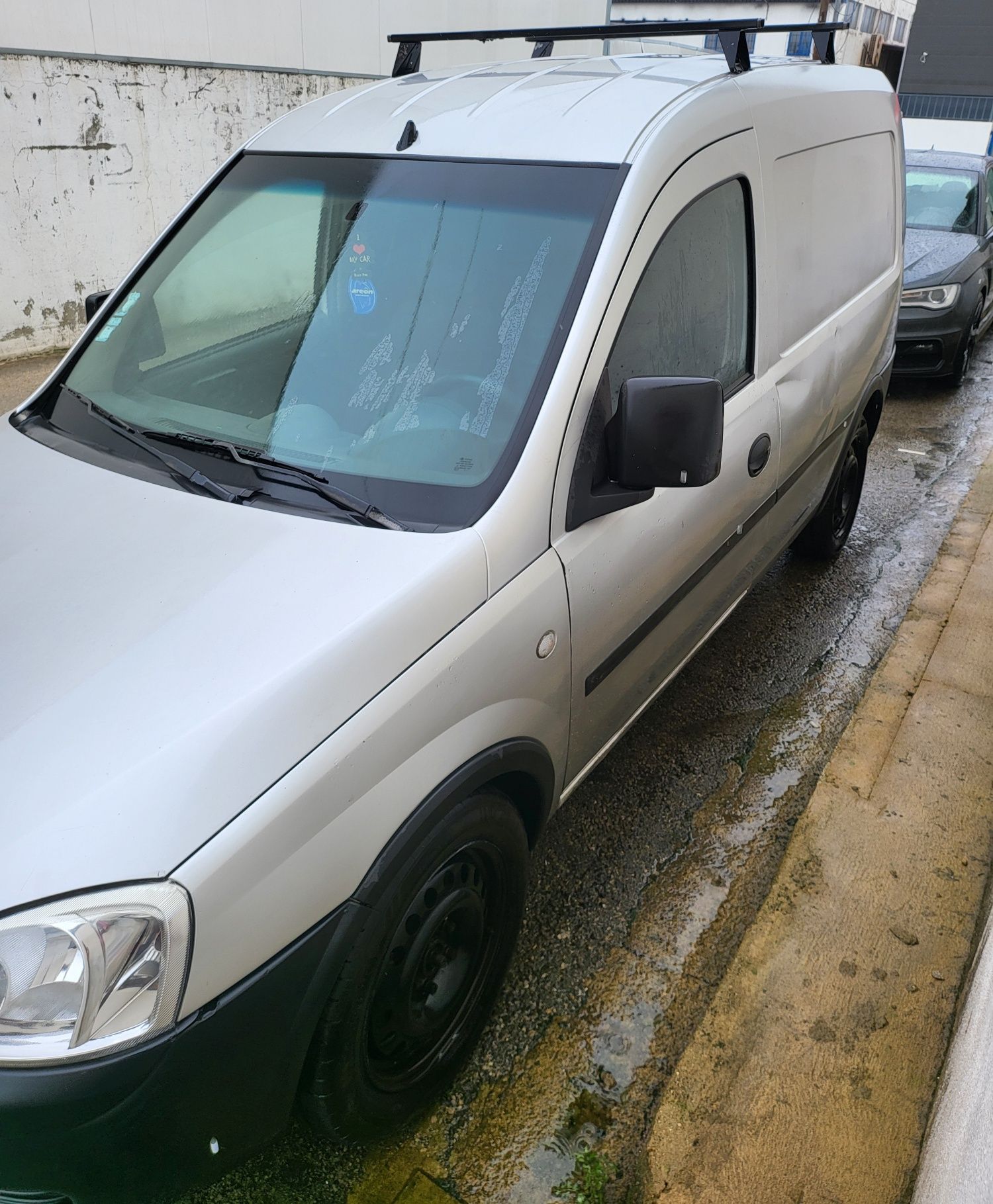 Opel Combo 1.7 CDTI 2006 – Viatura de Trabalho Fiável e Económica
