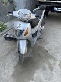 Скутер Honda sh150