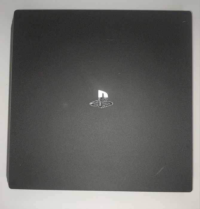 Ігрова консоль PlayStation 4 Pro 1TB + 2 геймпади + ігри