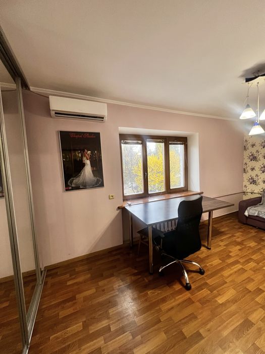 2-кімнатна квартира , р-н вокзалу,, під оренду чи для себе