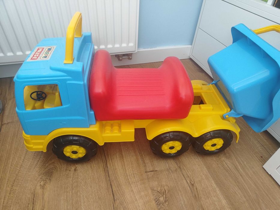 Jeździk WADER z podnoszoną skrzynią ładunkową