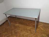 Stół ze szklanym blatem IKEA