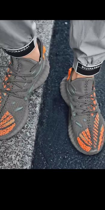 Кросівки чоловічі