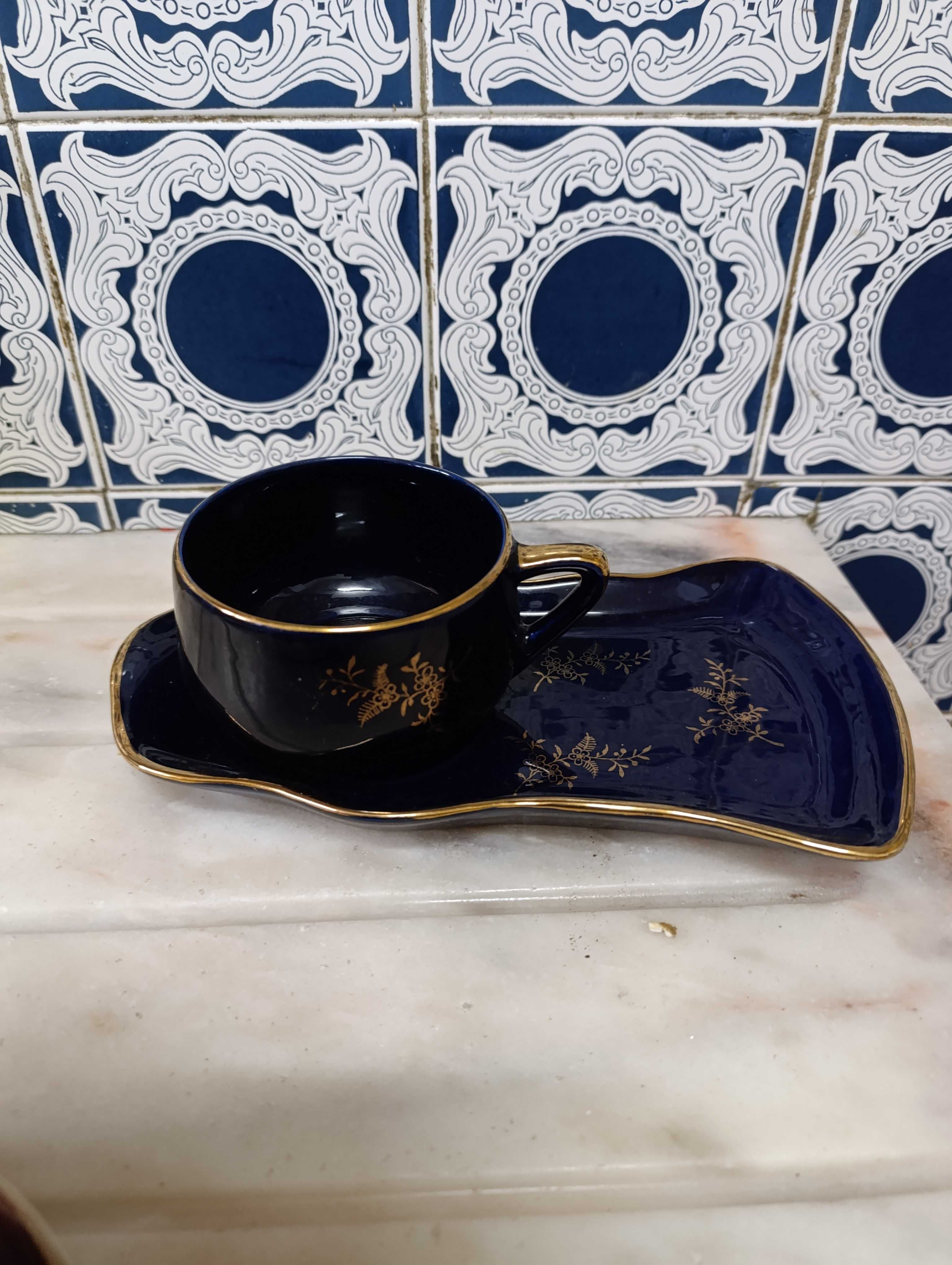 Chávenas com prato vintage