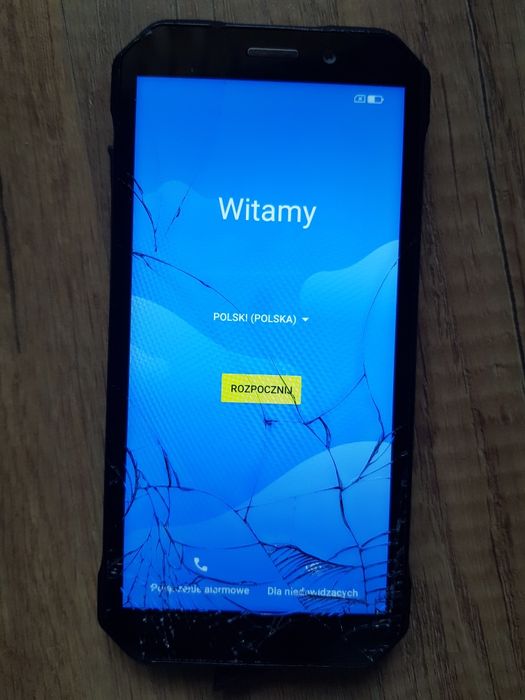 Doogee ze zbitą szybką