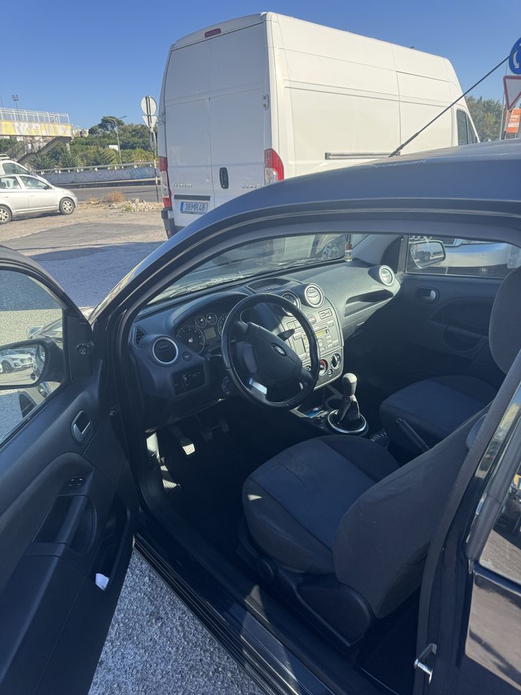Ford Fiesta 1.4 para venda
