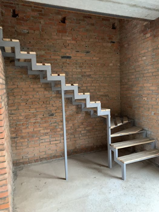 Продаж 2 поверхового таунхауса, 73 кв. м, 2 кімнати, на вул. Мирна