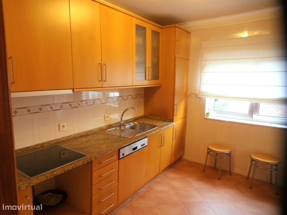 Apartamento T2 com garagem - Meadela - Viana