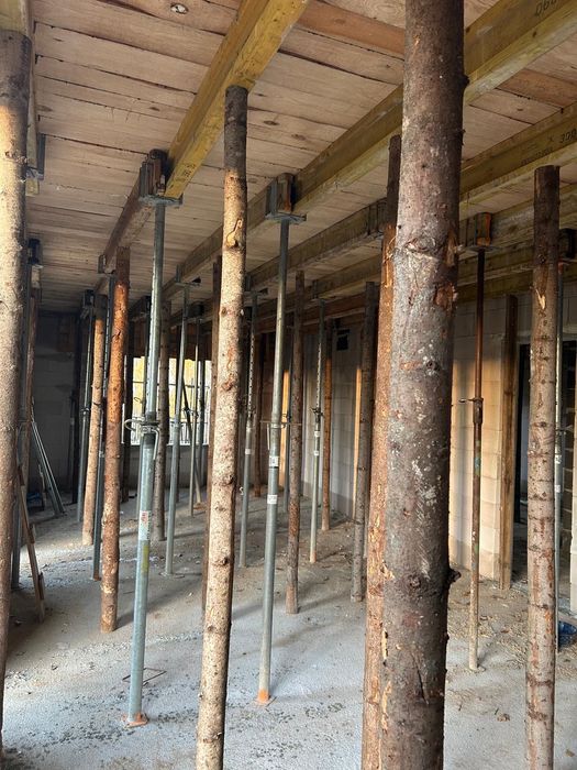 Deski szalunkowe, stemple