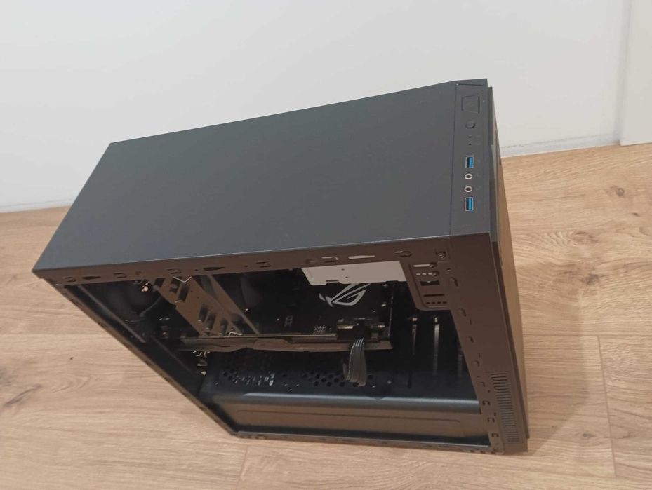 Komputer stacjonarny - Asus GeForce GTX1070, Intel Core i7-7700