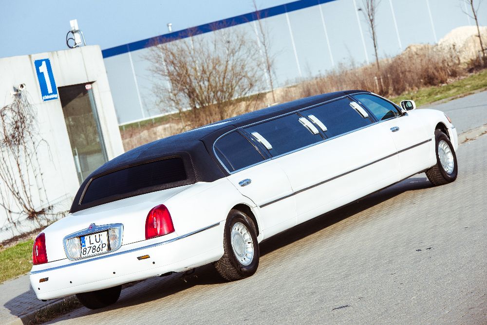 Limuzyna do ślubu, wieczory panieńskie i kawalerskie limuzyna Lincoln