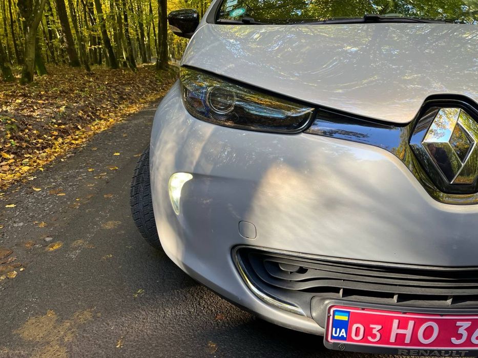 Renault zoe 41kwh 2017р запас ходу 300км