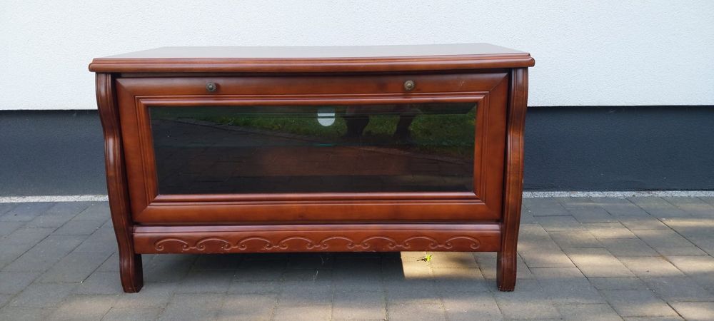 Zestaw mebli do sypialni i nowy materac